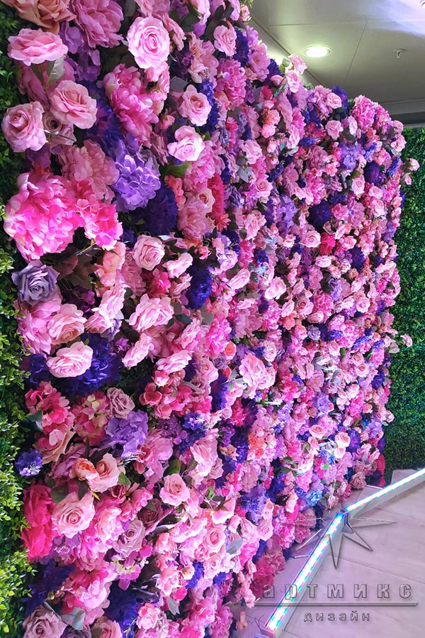 Декоративное панно "Объёмные букеты из цветов с самшитом"