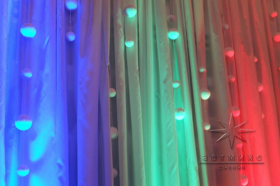 Полотна ткани с подсветкой для оформления новогоднего корпоратива в банкетном зала или ресторане