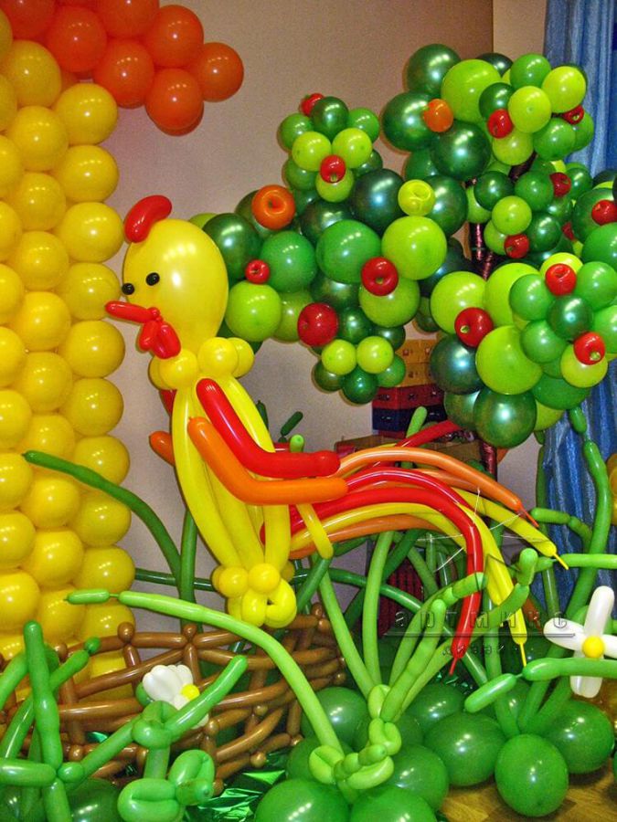 Детское день рождения украшен фигурами из воздушных шаров