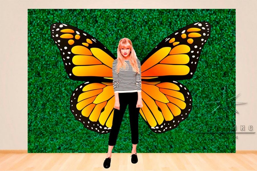 Фотозона "Зелёная стена с крыльями бабочки"