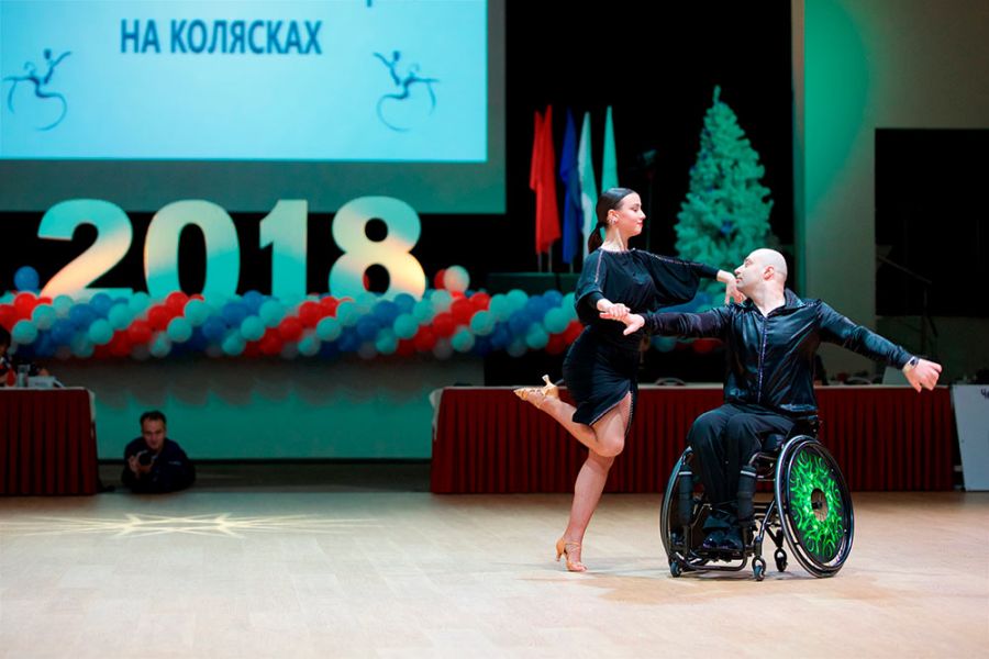 Оформление сцены для Международного спортивного конкурса по спортивным танцам на колясках